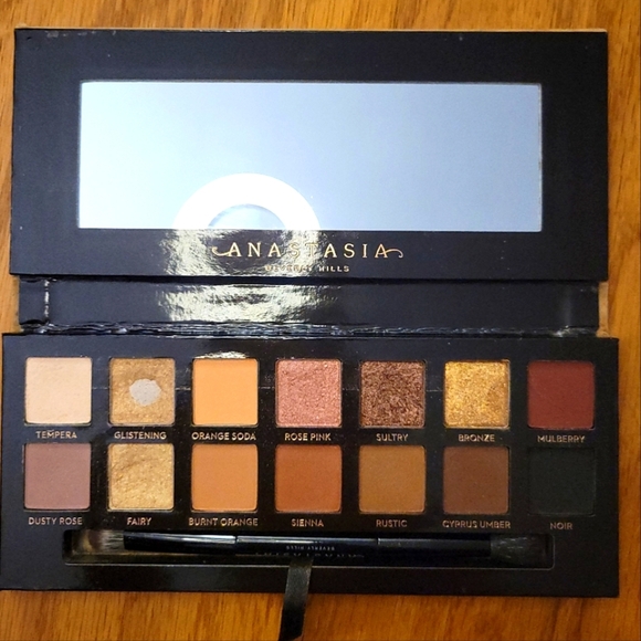 Anastasia Beverly Hills Other - Anastasia Soft Glam Eyshadow Palette